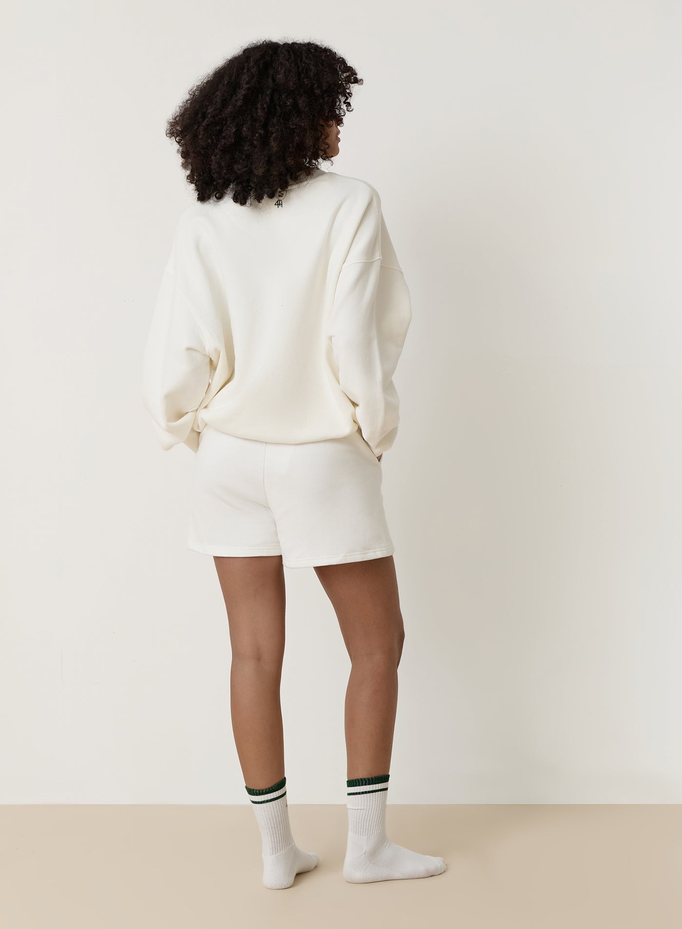 ④イースト&ウエスト Women's Cream Fourth Resort Club Oversized Sweatshirt