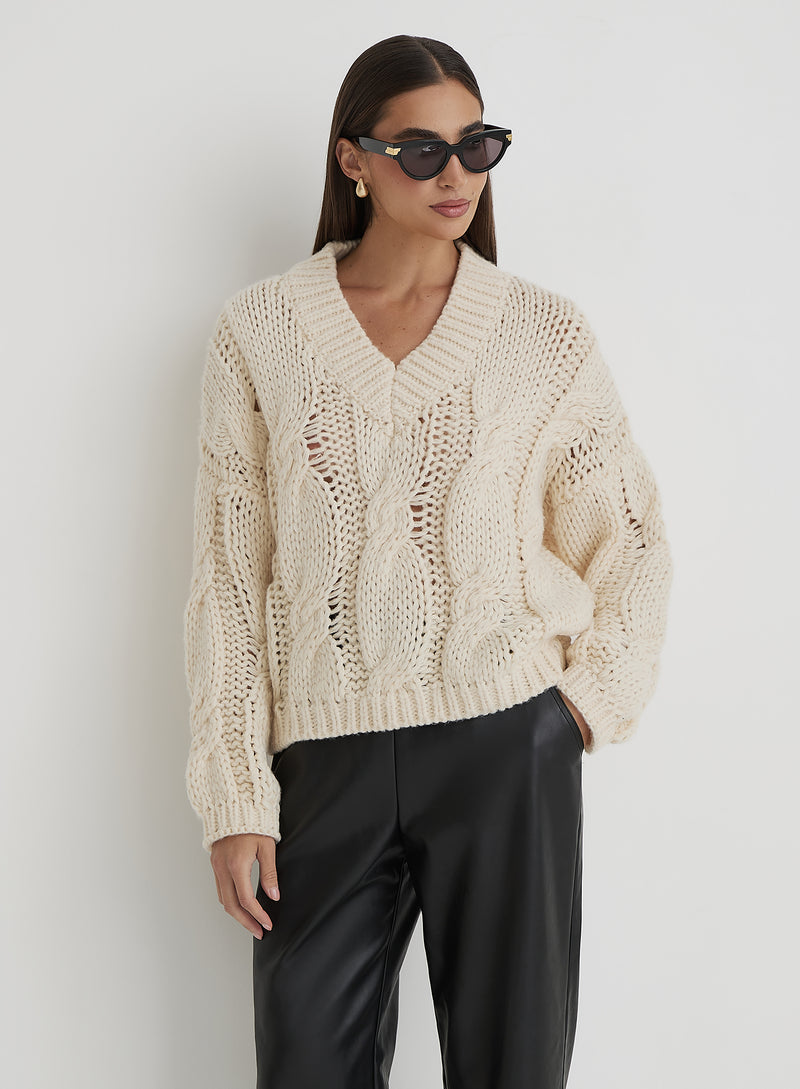 Cream Oversized Cable Knit Jumper- Beanie